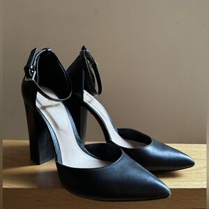 Cute, sexy, chic pointed toe high heels with ankle strap